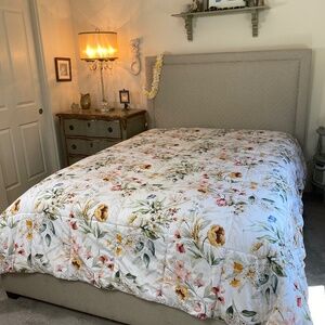 Queen floral comforter w/ White background modern contemporary